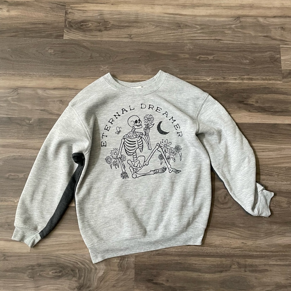 Gray Crewneck Sweater with Ribbed Cuffs